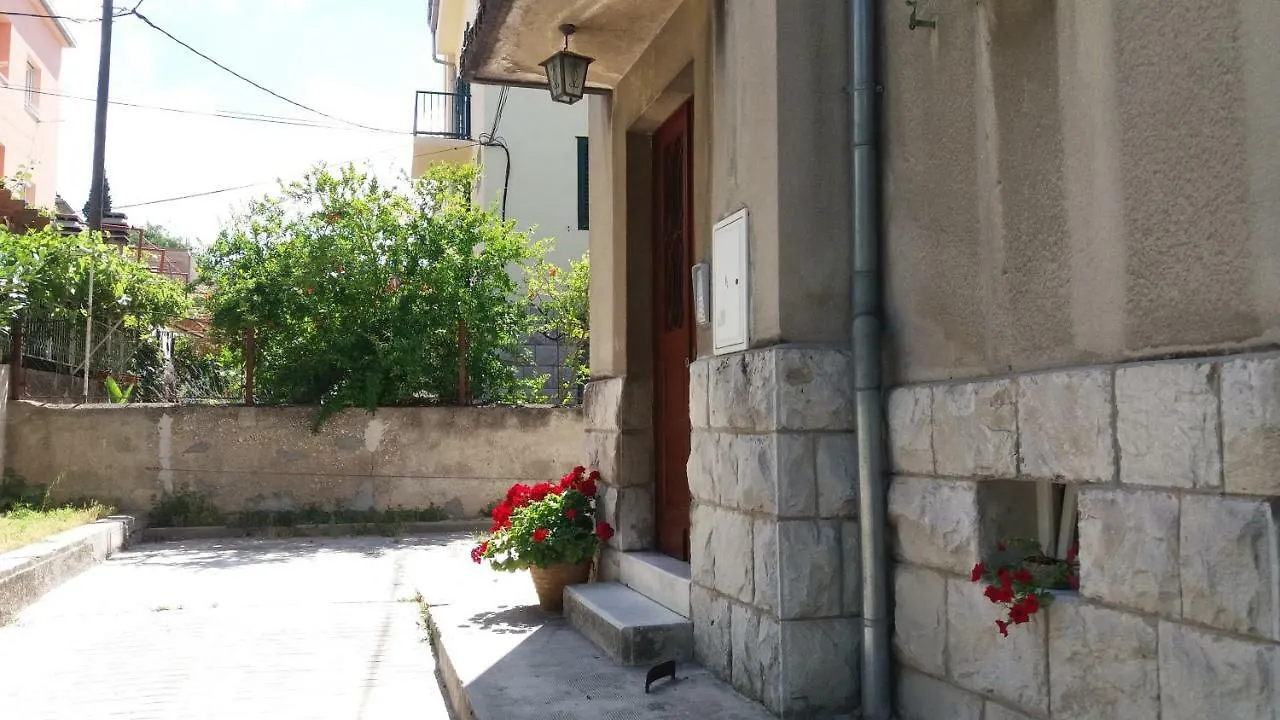 Garden Apartment Vanya