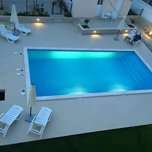 Punta Grzan Gostinjska kuća Petrcane