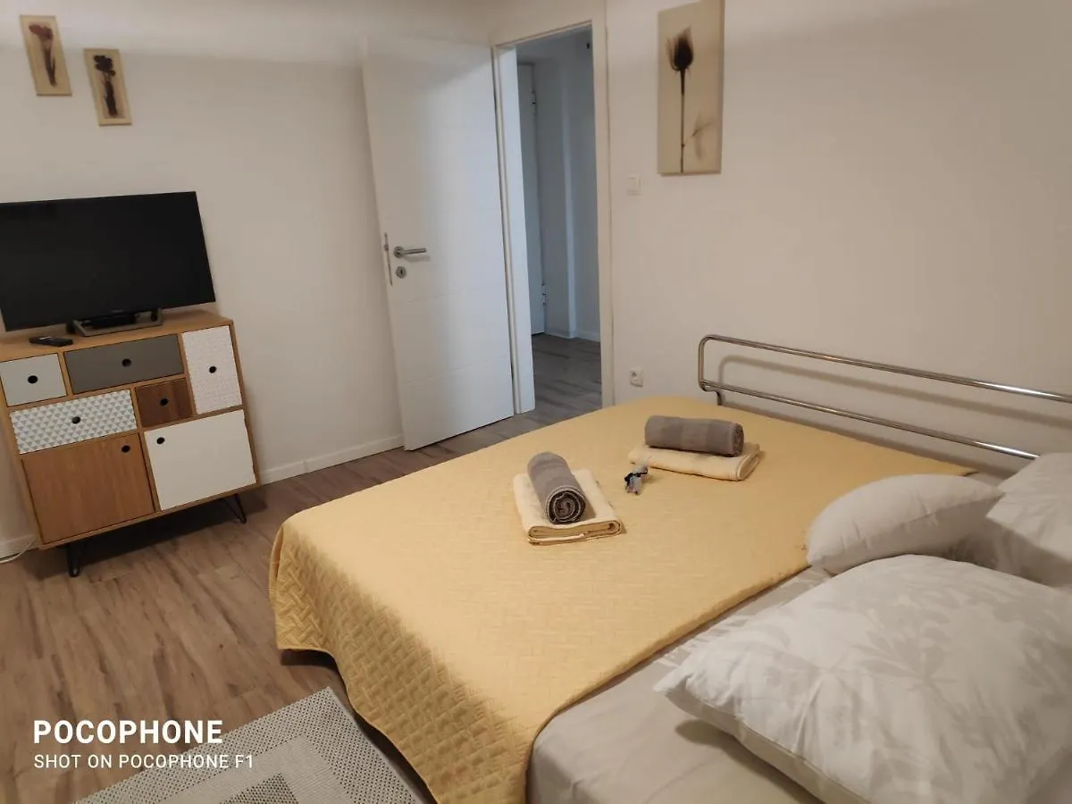 Garden Apartment Vanya Split 0*,  Croácia