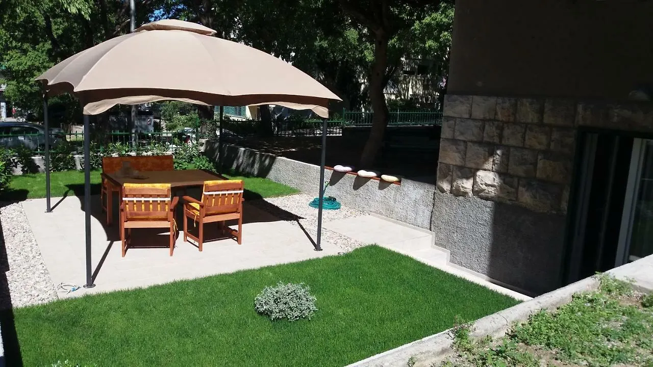 Garden Apartment Vanya location